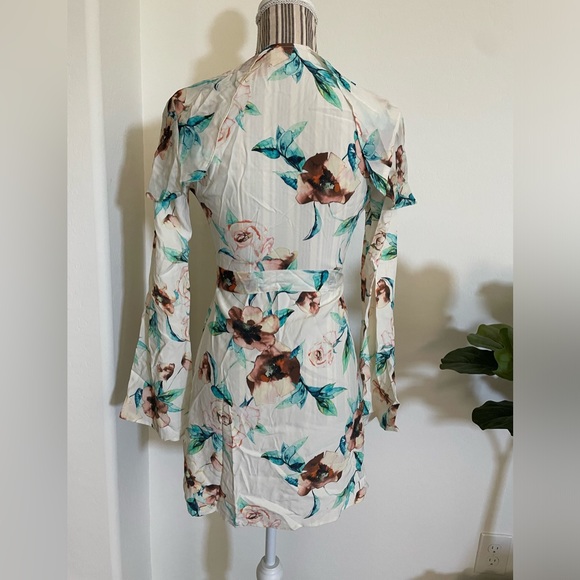 STONE COLD FOX Womens Ivory Cosmo SILK Floral GISELLE Wrap Dress 100% Silk - Picture 5 of 12